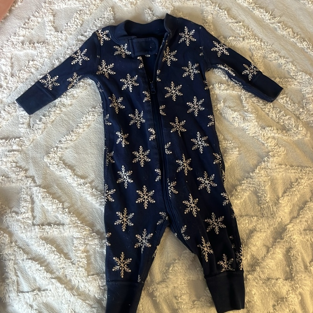 Hanna Andersson baby snowflake pajamas 0-3m